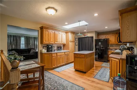 Kitchen - 950 Suncrest Dr, Springfield, OH 45503 photo 2 of 2