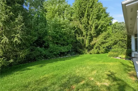 Exterior - 1256 Forest Walk Dr, Centerville, OH 45459 photo 7 of 8