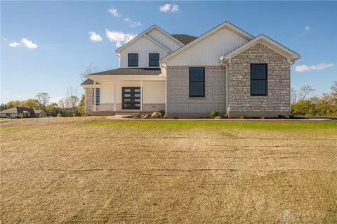 Exterior - 3631 Kingsgate Ln, Springfield, OH 45503 photo 3 of 13