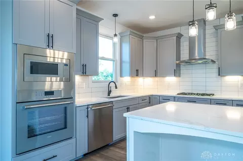 Kitchen - 3631 Kingsgate Ln, Springfield, OH 45503 photo 3 of 11