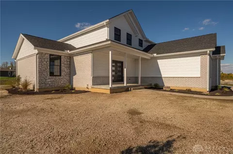 Exterior - 3631 Kingsgate Ln, Springfield, OH 45503 photo 10 of 13