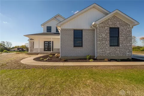 Exterior - 3631 Kingsgate Ln, Springfield, OH 45503 photo 11 of 13