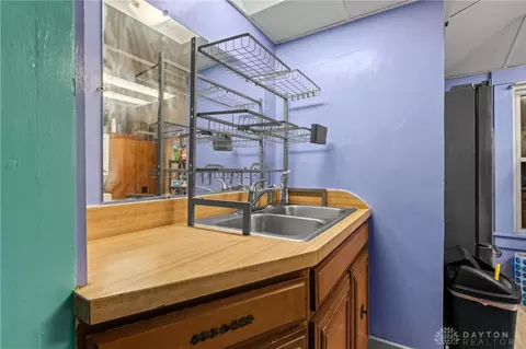 Kitchen - 24 E 5th St, Franklin, OH 45005 photo 4 of 5