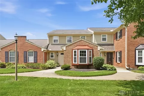 7704 John Hancock Ln, Washington Township, OH 45459
