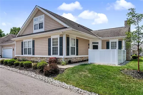 4694 Cobblestone Dr, Tipp City, OH 45371