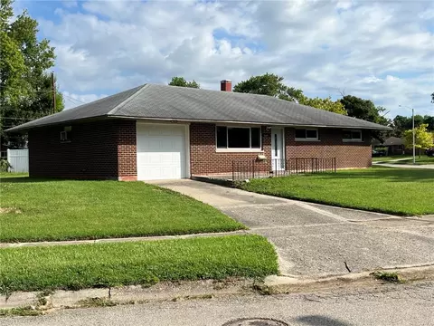 5669 Traymore Dr, Huber Heights, OH 45424