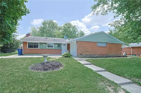 4992 Tilbury Rd, Huber Heights, OH 45424