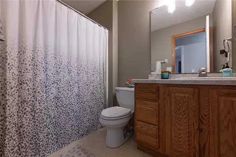 Bath - 101 Crown Point Mdws, Centerville, OH 45458 photo 2 of 2