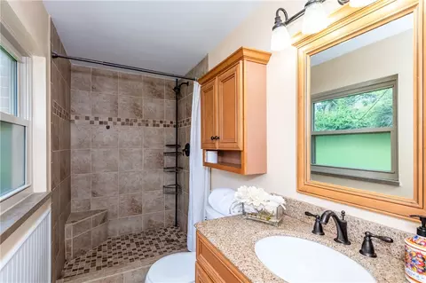 Bath - 617 Stoneybrook Dr, Kettering, OH 45429 photo 1 of 8