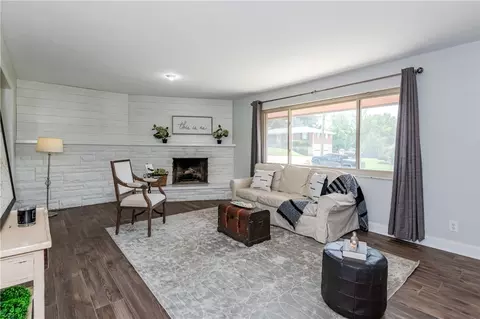 Living - 617 Stoneybrook Dr, Kettering, OH 45429 photo 1 of 2