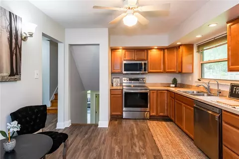Kitchen - 617 Stoneybrook Dr, Kettering, OH 45429 photo 1 of 4