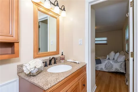 Bath - 617 Stoneybrook Dr, Kettering, OH 45429 photo 4 of 8