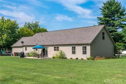 Exterior - 945 Ormsby Dr, Xenia, OH 45385 photo 6 of 13