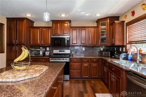 Kitchen - 945 Ormsby Dr, Xenia, OH 45385 photo 6 of 6