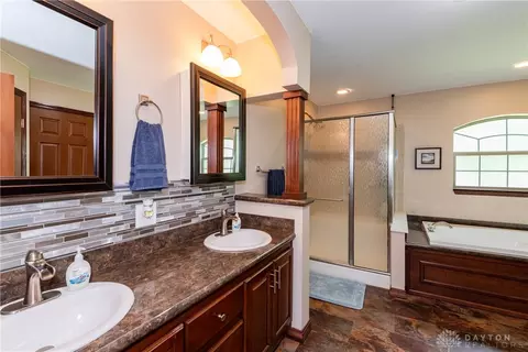 Bath - 945 Ormsby Dr, Xenia, OH 45385 photo 1 of 9