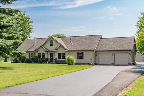 Exterior - 945 Ormsby Dr, Xenia, OH 45385 photo 9 of 13
