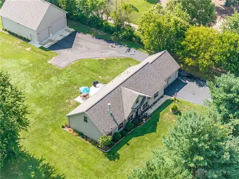 View/Area - 945 Ormsby Dr, Xenia, OH 45385 photo 8 of 11