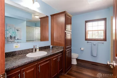 Bath - 945 Ormsby Dr, Xenia, OH 45385 photo 5 of 9