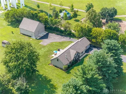 View/Area - 945 Ormsby Dr, Xenia, OH 45385 photo 9 of 11