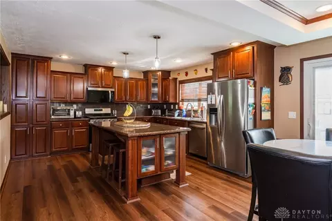 Kitchen - 945 Ormsby Dr, Xenia, OH 45385 photo 5 of 6