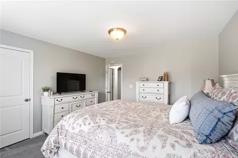 Bedroom - 5357 Othello Dr, Middletown, OH 45005 photo 5 of 9