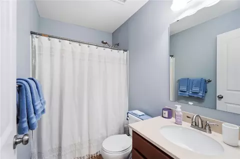 Bath - 5357 Othello Dr, Middletown, OH 45005 photo 5 of 7