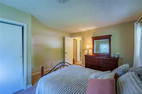 Bedroom - 516 Earnshaw Dr, Kettering, OH 45429 photo 4 of 5