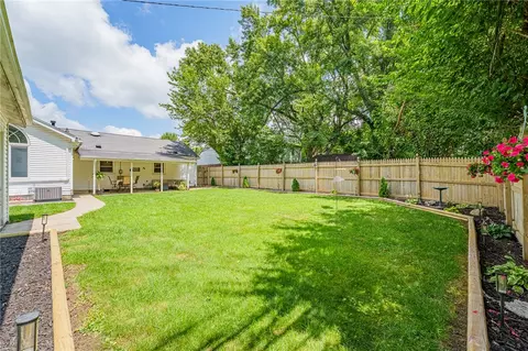 Exterior - 516 Earnshaw Dr, Kettering, OH 45429 photo 9 of 10