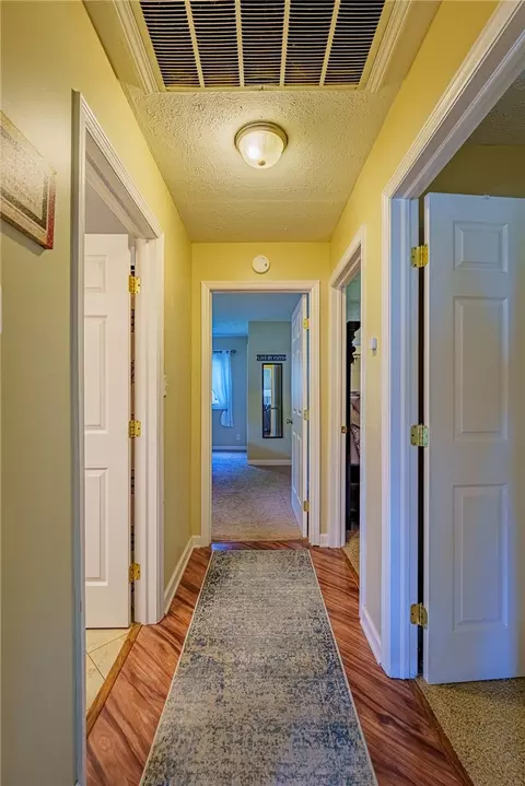 Entry Way - 516 Earnshaw Dr, Kettering, OH 45429 photo 2 of 2