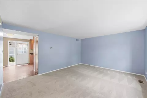 Living - 3015 Colony Ln, Springfield, OH 45503 photo 2 of 2