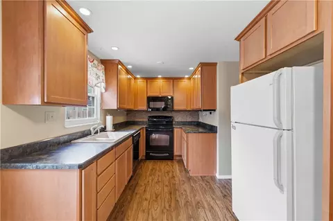 Kitchen - 3015 Colony Ln, Springfield, OH 45503 photo 1 of 1