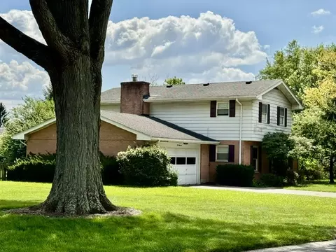 231 Edgebrook Dr, Washington Township, OH 45459