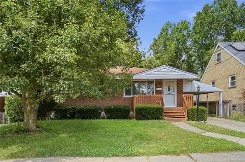 2516 Garrison Dr, Cincinnati, OH 45231 photo 2