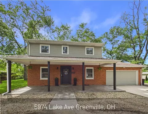 5974 Lake Ave, Greenville, OH 45331