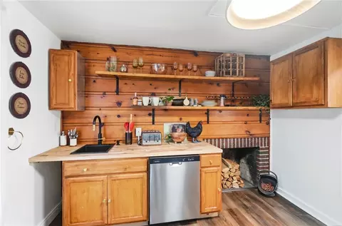 Kitchen - 3905 Far Hills Ave, Kettering, OH 45429 photo 3 of 6