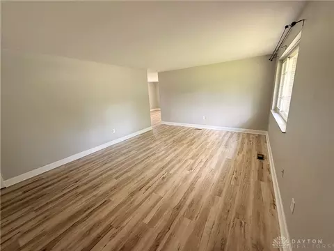 Living - 1071 Romanus Dr, Vandalia, OH 45377 photo 2 of 3