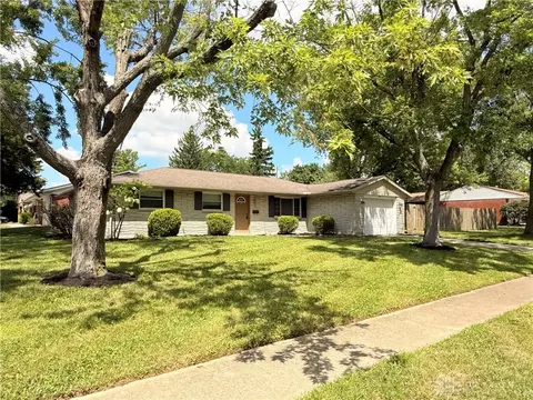 Exterior - 1071 Romanus Dr, Vandalia, OH 45377 photo 4 of 7