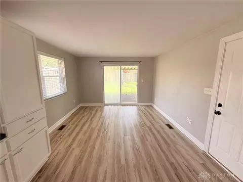 Living - 1071 Romanus Dr, Vandalia, OH 45377 photo 3 of 3