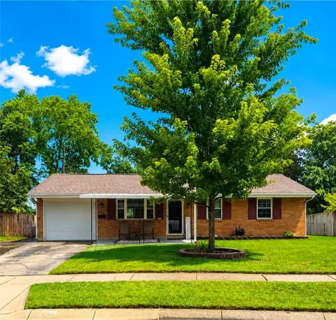 379 Ellenwood Dr, West Carrollton, OH 45449