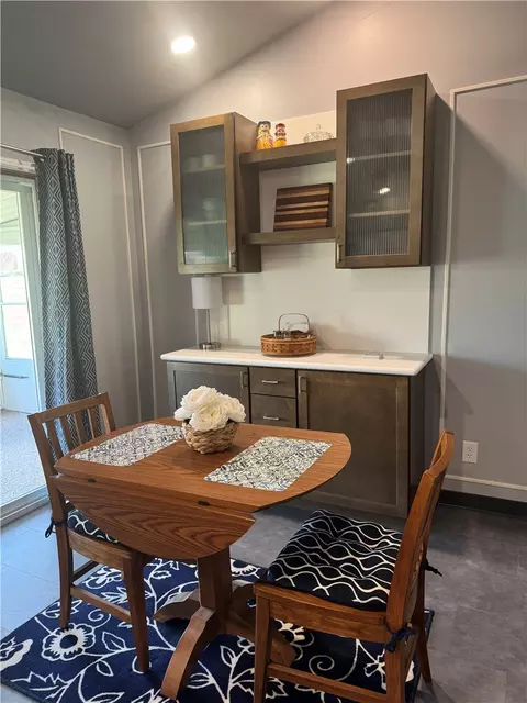 Dining - 1284 Pheasant Run, Springfield, OH 45503 photo 3 of 4