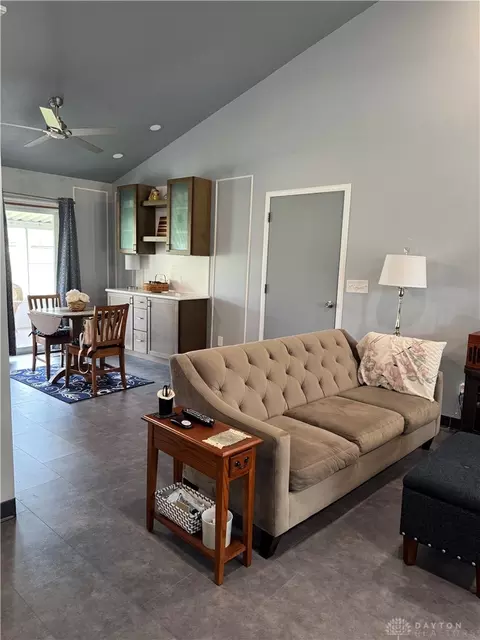 Living - 1284 Pheasant Run, Springfield, OH 45503 photo 3 of 3