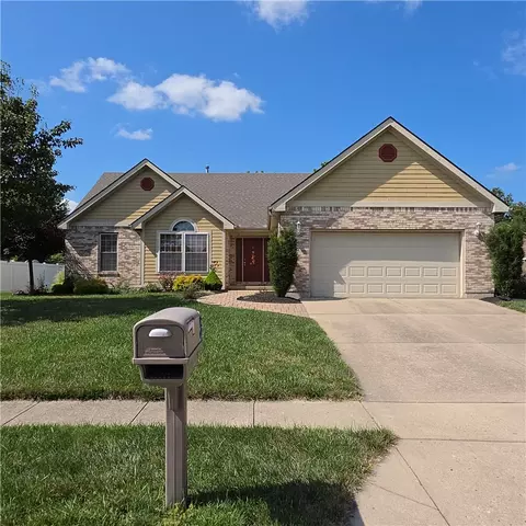 507 Patricia Faye Ct, Brookville, OH 45309