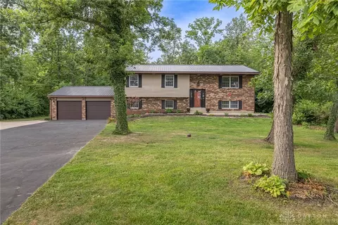 1472 Ludlow Rd, Xenia, OH 45385