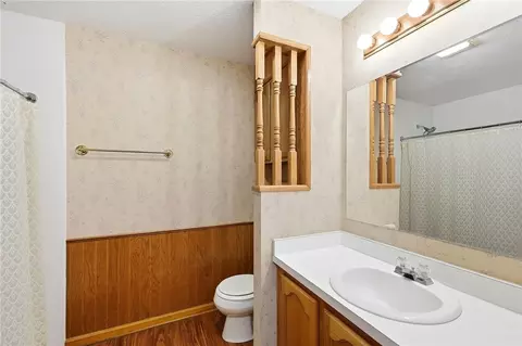 Bath - 3620 Old Mill Rd, Springfield, OH 45502 photo 2 of 2