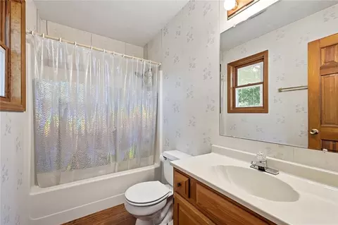 Bath - 3620 Old Mill Rd, Springfield, OH 45502 photo 1 of 2