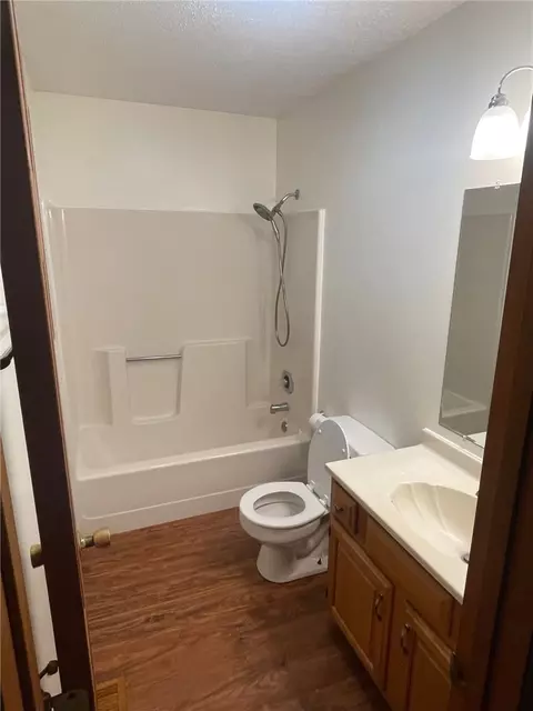 Bath - 3620 Old Mill Rd, Springfield, OH 45502 photo 1 of 5