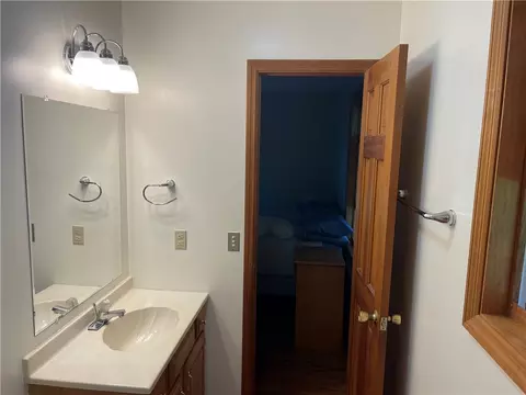 Bath - 3620 Old Mill Rd, Springfield, OH 45502 photo 2 of 5