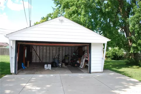 Exterior - 2481 Bingham Ave, Kettering, OH 45420 photo 4 of 11