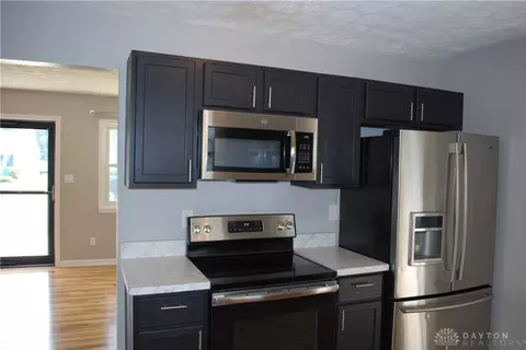 Kitchen - 2481 Bingham Ave, Kettering, OH 45420 photo 6 of 8
