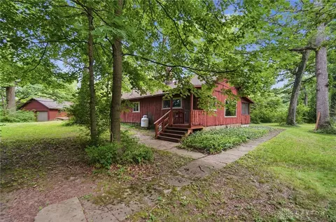 749 Routzong Rd, Xenia, OH 45385